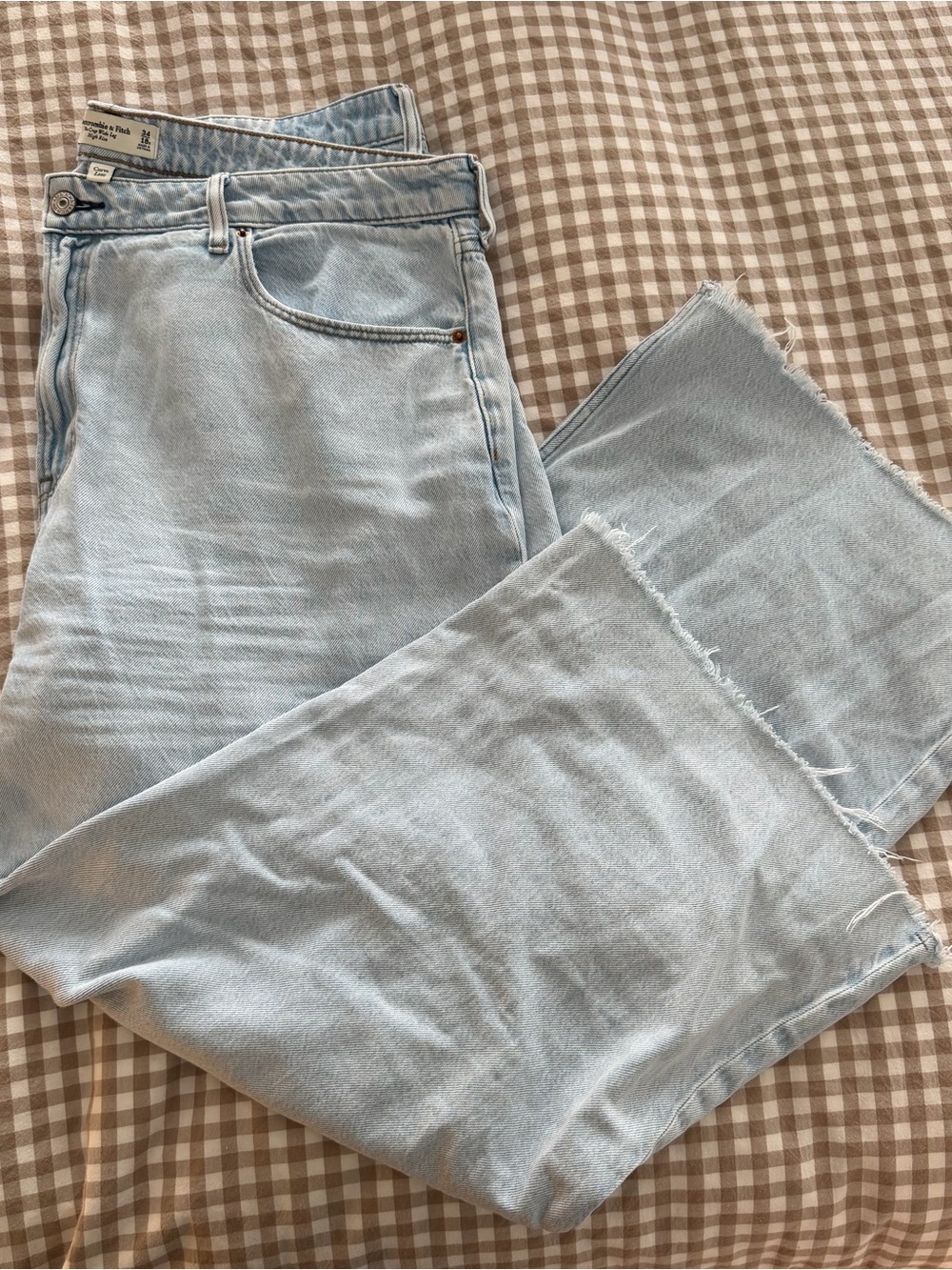 Abercrombie Light Wash High-Rise Wide Leg Cropped Jeans - Picture 2 of 5